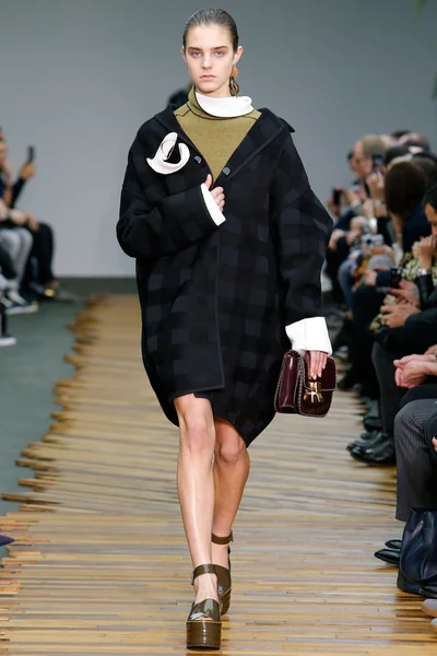 Look 8